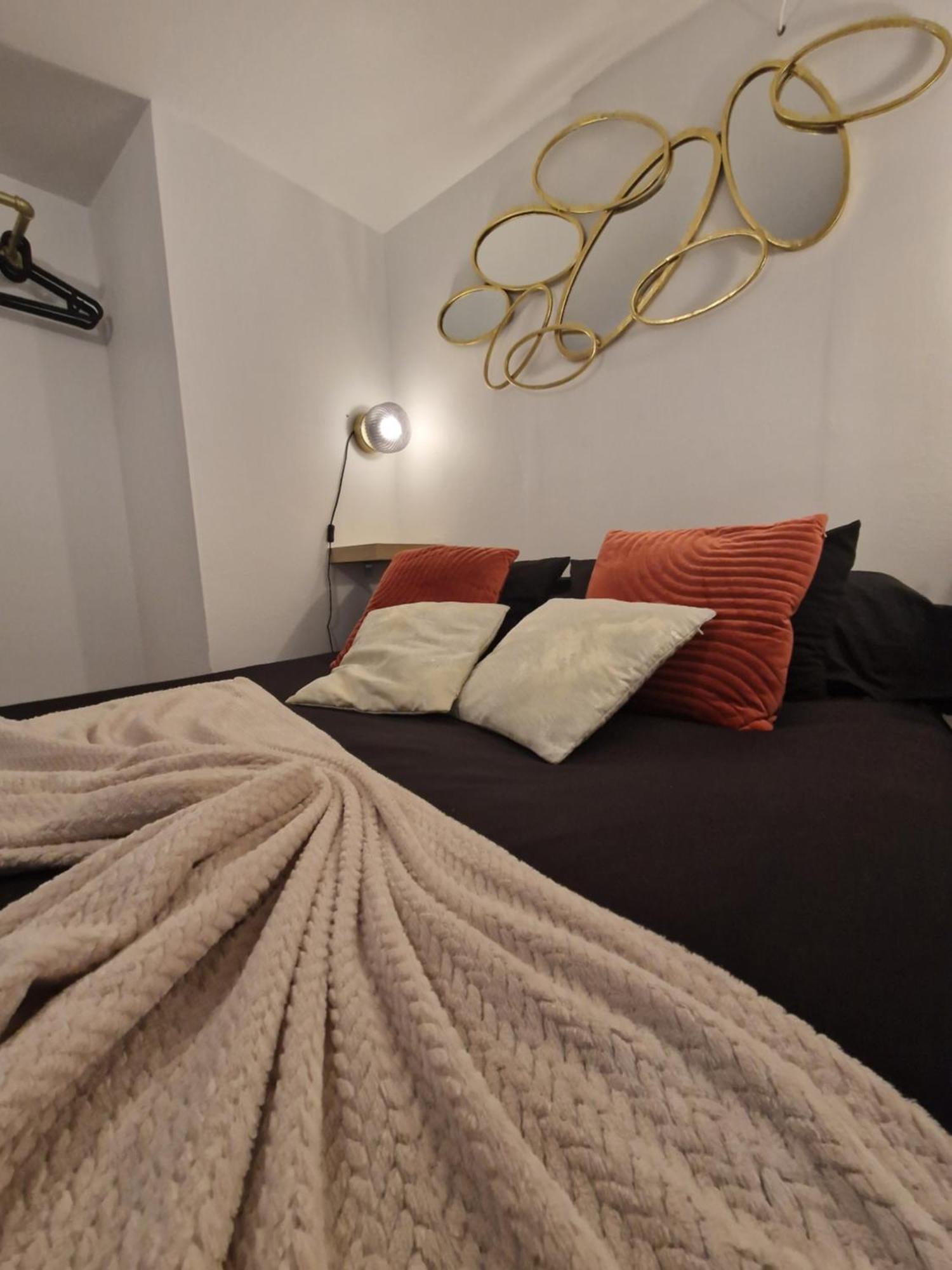 Apartament Le Petit Triplex Des Carmelites -Coeur Historique Rouen Zewnętrze zdjęcie
